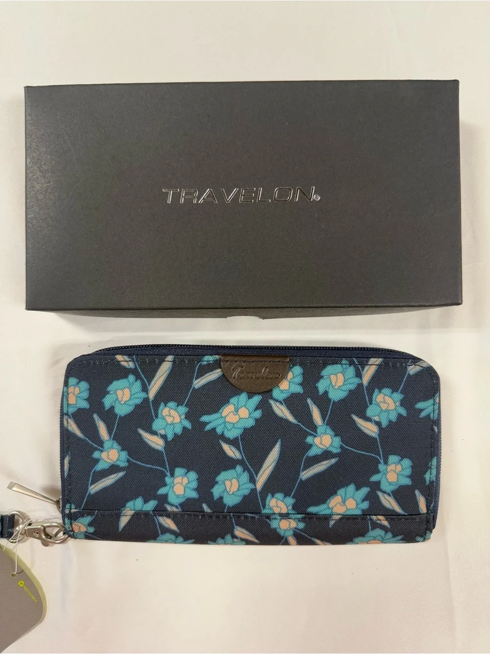 Travelon nwt safe